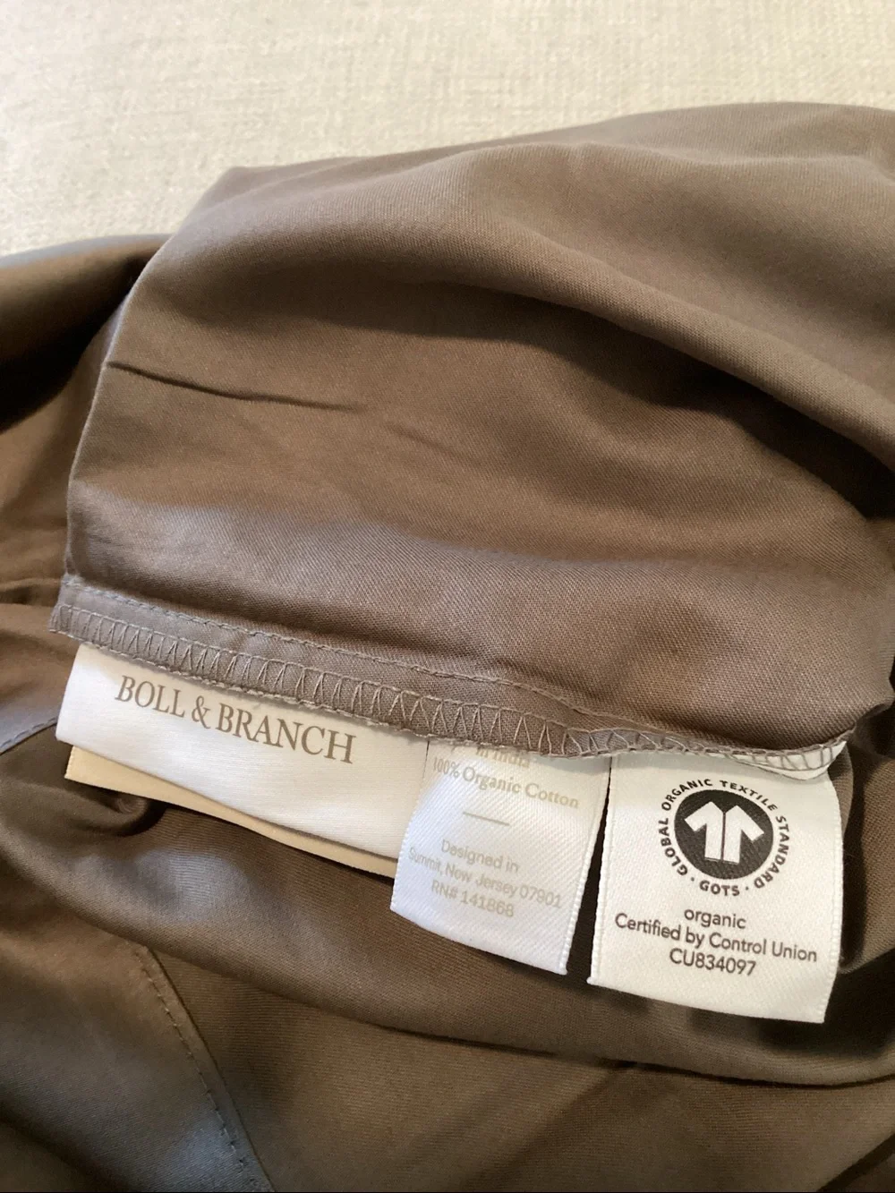 Boll & Branch Set of 2 Signature Hemmed Pillowcases,Walnut, King size, NWT Open